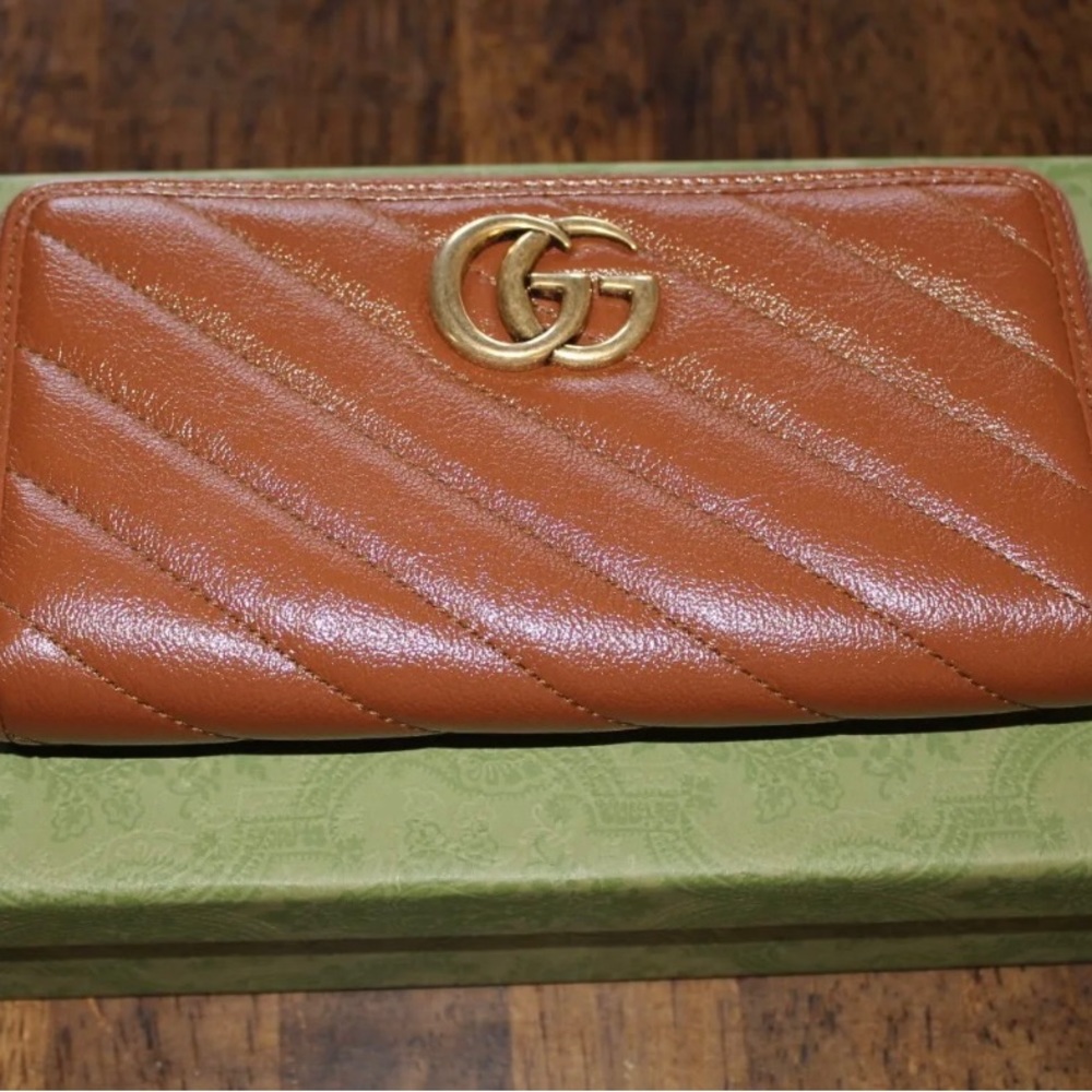 Authentic Gucci Marmot Wallet gold hardware - Picture 4 of 6
